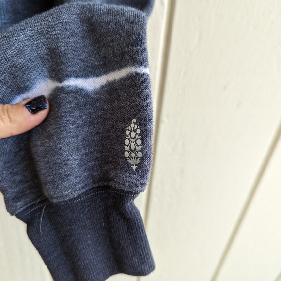 Free People Movement Women's Grey/White Tie Dye Crop Lace Up Hoodie Small - Picture 3 of 5